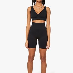 WeWoreWhat Pink Workout Set - Seamless Biker Shorts and V-Neck Bra Top